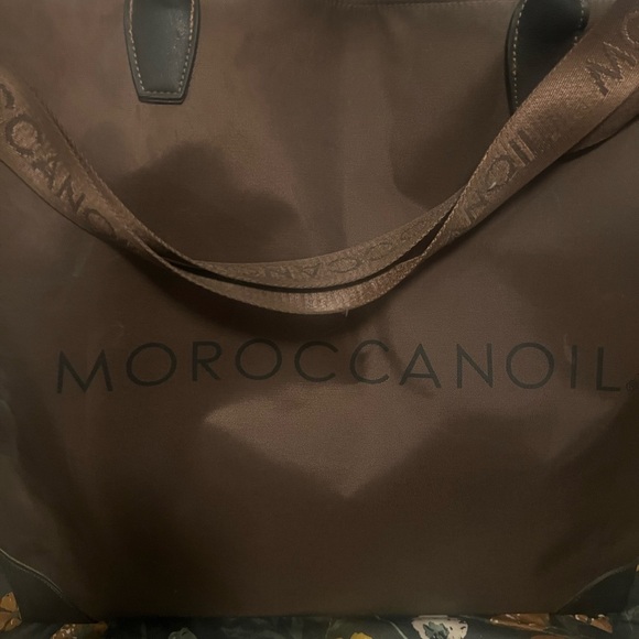 Morrocan Oil travel bag - Picture 3 of 5